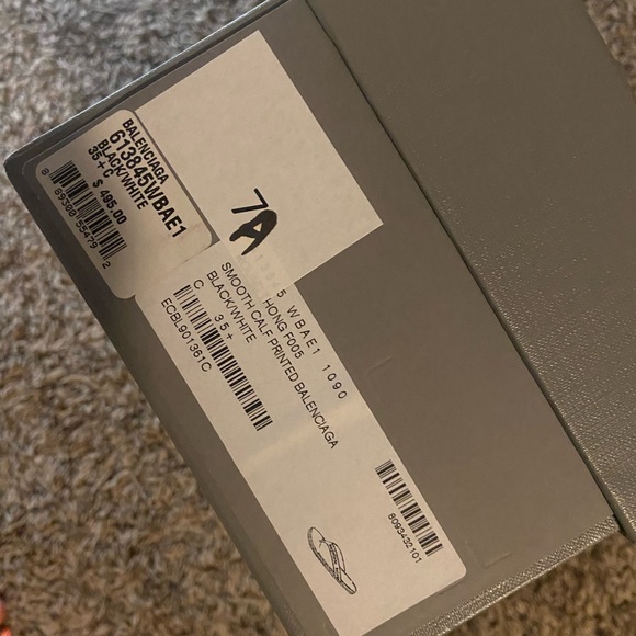 AUTHENTIC Balenciaga slides. - Picture 2 of 4